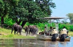Okavango-Zambeze, safari aquatique