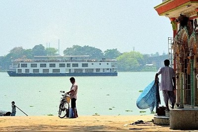 Sur le Gange éternel